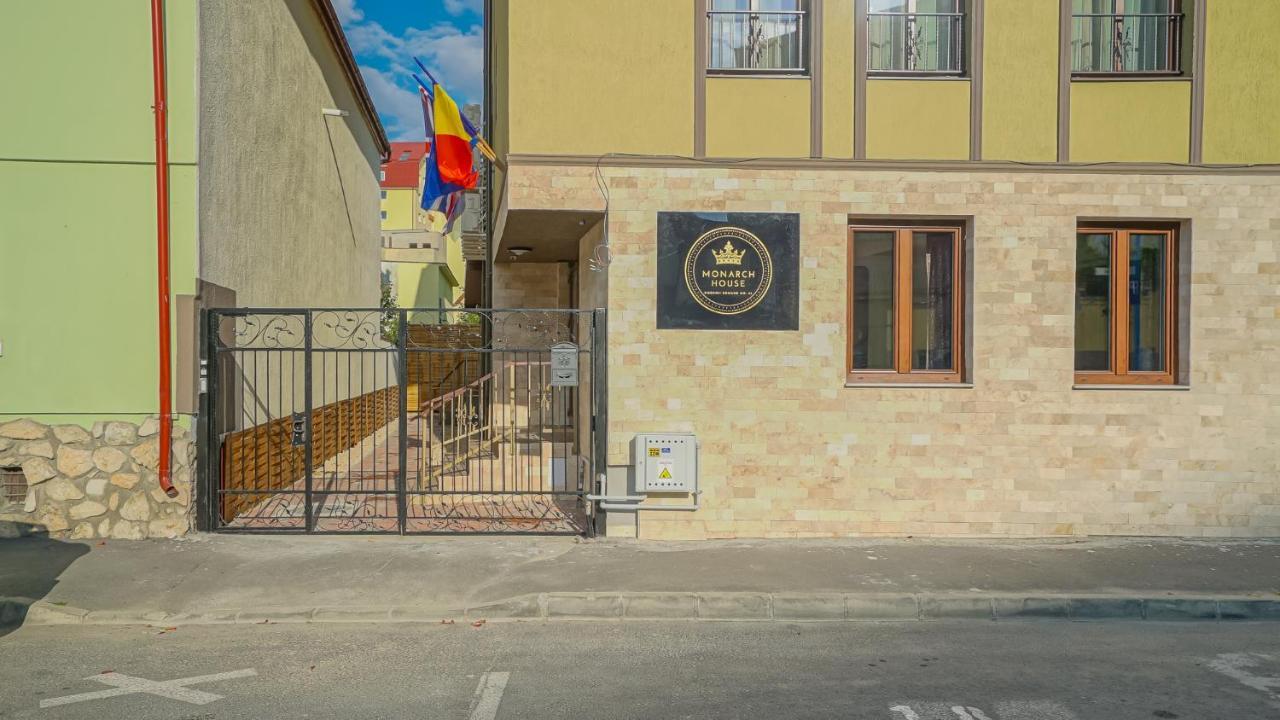Hotel Monarch House Braşov Exterior foto
